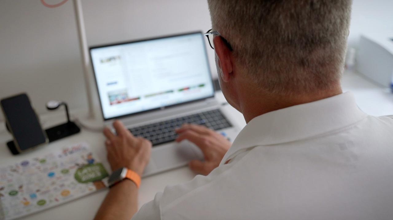 Reportaż TVN24+ "Siła wieku" w finale nagrody Press Club Polska