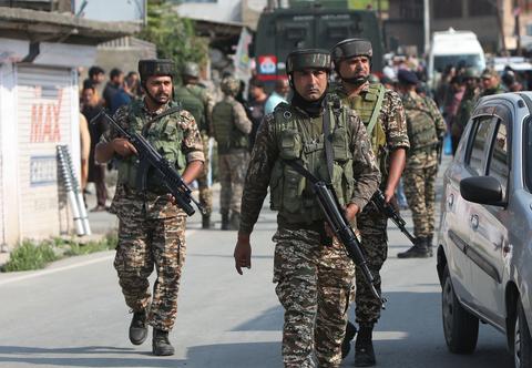 Jedna rzecz "ogranicza konflikt" Indii i Pakistanu