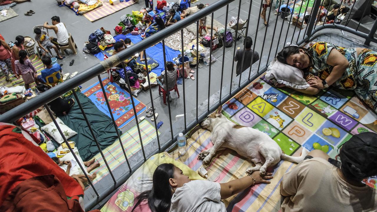 Prawie milion ewakuowanych. Idzie supertajfun