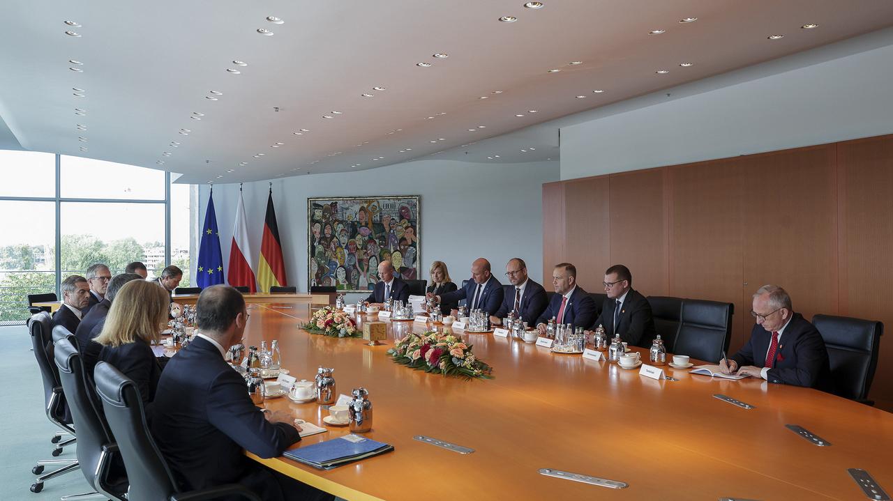 Bartoszewski nieobecny na rozmowach w Berlinie? Jest odpowiedź