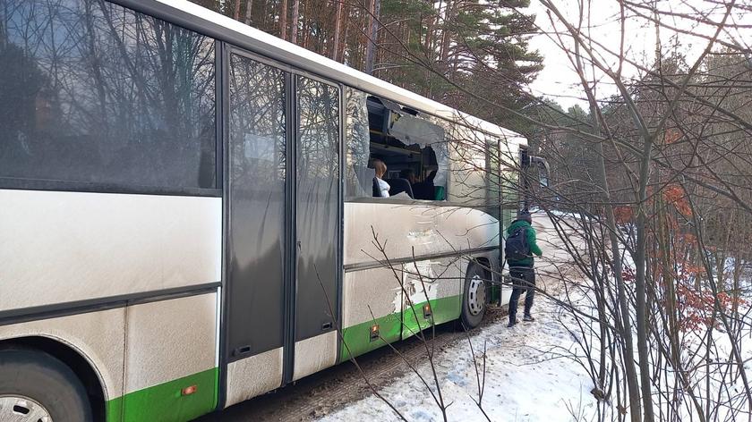 Tir nie ustąpił pierwszeństwa. Zderzył się z autobusem (materiał z 07.02.2023)