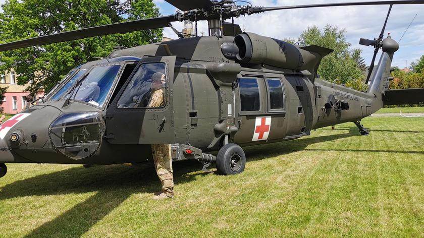 Black Hawk wylądował przed szpitalem w Drawsku Pomorskim 