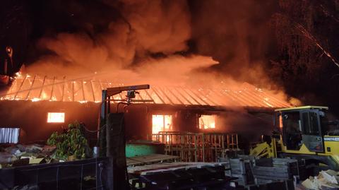 Mosina: Spłonął tartak. 10 zastępów w akcji
