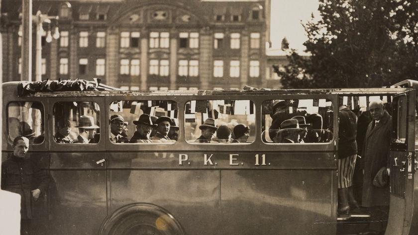 Poznań: Autobusy bez dachu podczas Pewuki w 1929 roku