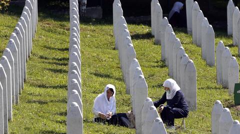 Cmentarz ofiar rzezi w Srebrenicy [wideo archiwalne]