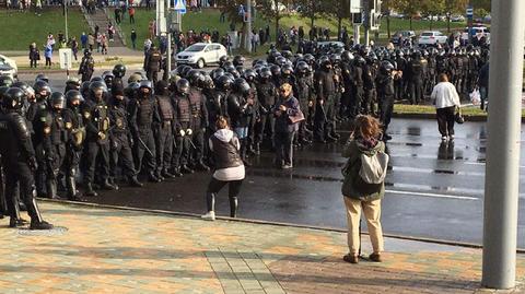 Protestujący gromadzą się w Mińsku 