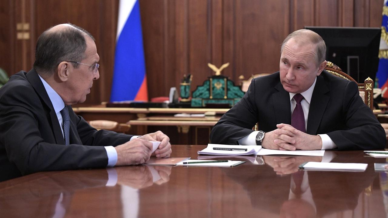 Rusia, Vladímir Putin.  Experto: Putin tendrá suerte si sobrevive 18 meses de conflicto
