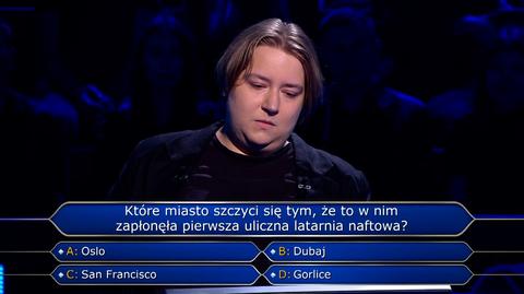 Które miasto szczyci się tym, że to w nim zapłonęła pierwsza uliczna lampa naftowa? Pytanie w "Milionerach"