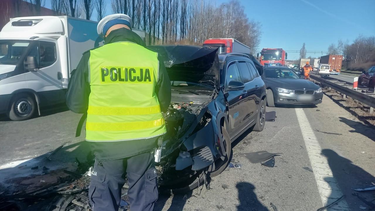 "Efekt domina" na obwodnicy Trójmiasta. Jedna osoba w szpitalu