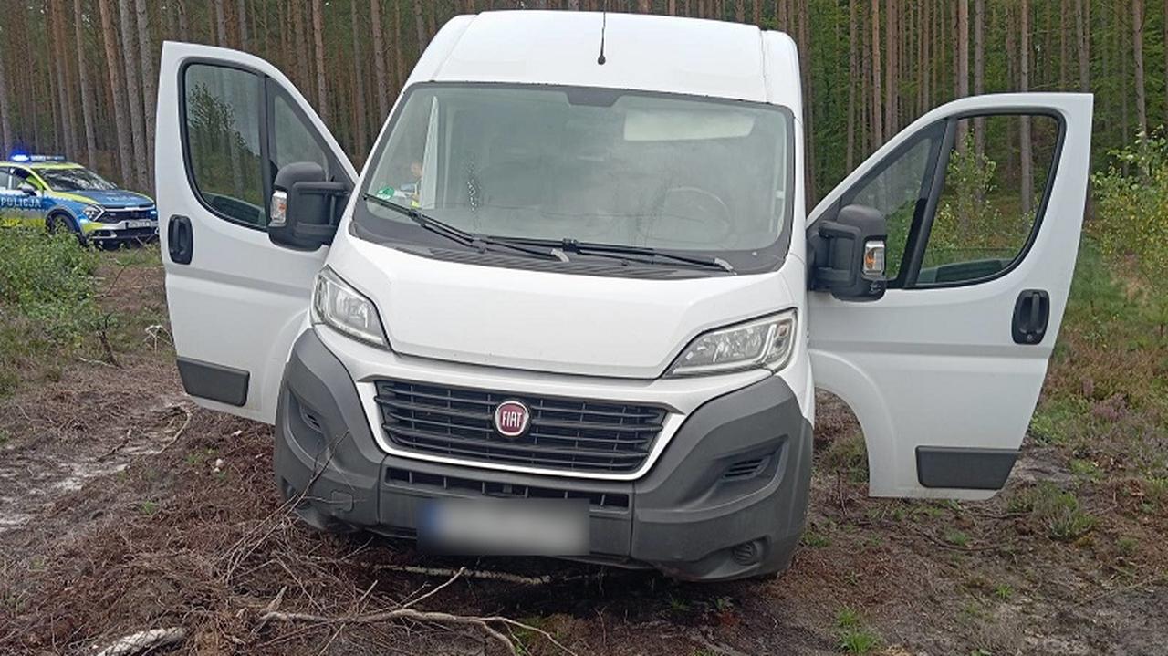 Najpierw uciekał autem, później próbował pieszo. Uzbierał ponad 70 punktów karnych