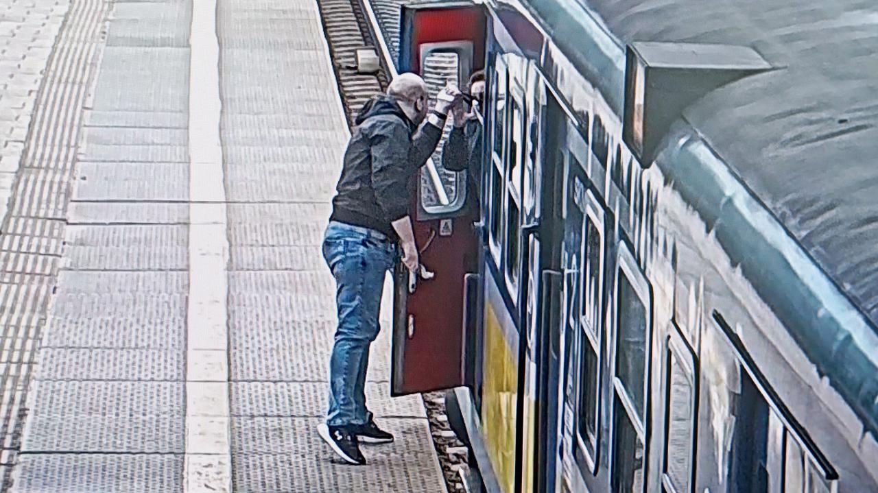 Agresywny pasażer zaatakował kierowniczkę pociągu