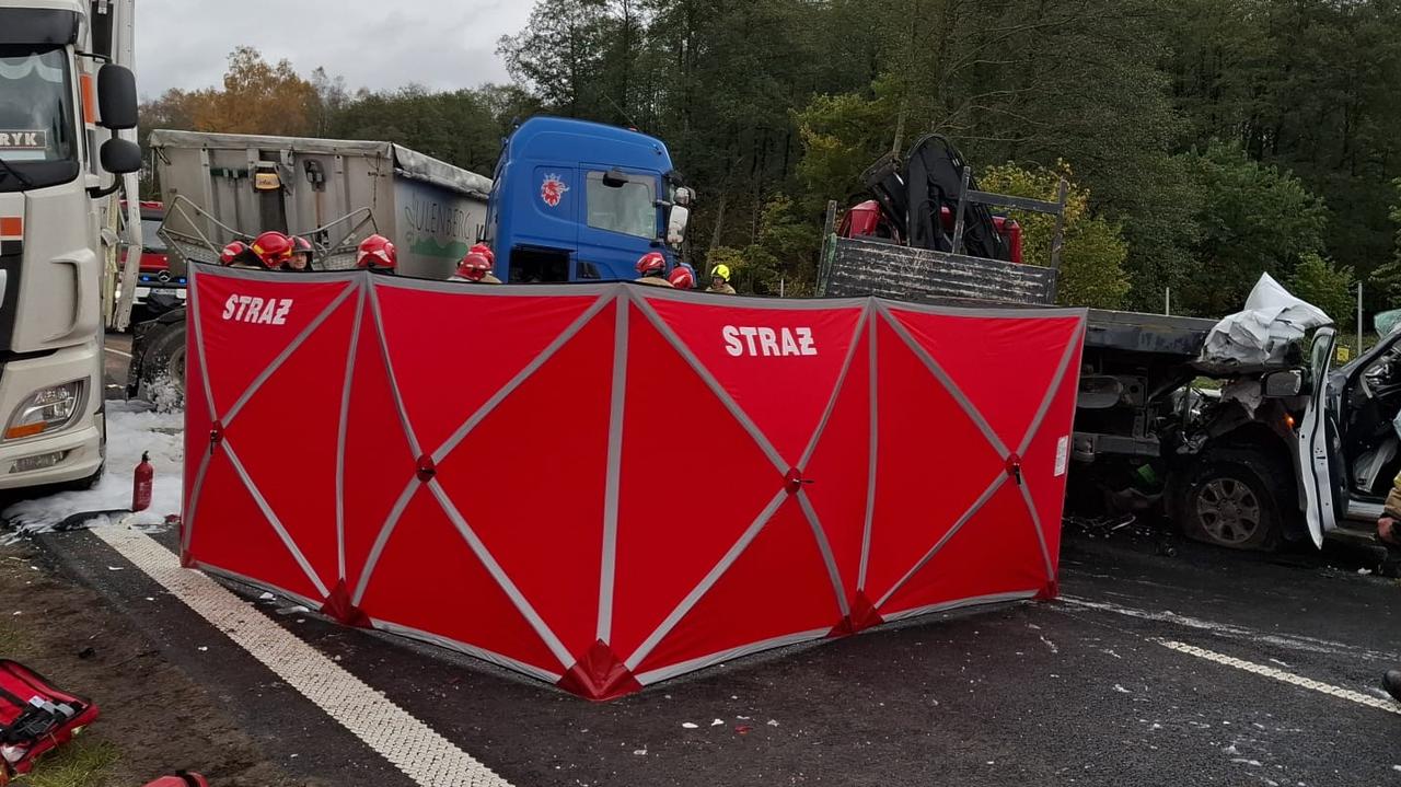 Wypadek na Trasie Kaszubskiej. Jedna osoba nie żyje, trzy są ranne