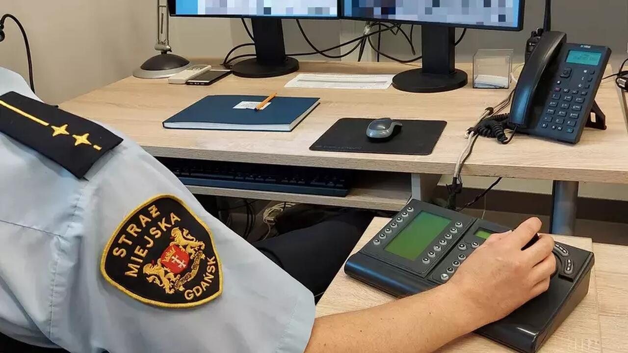 Dziewczynka błąkała się nocą po Gdańsku. Zauważyli ją operatorzy monitoringu