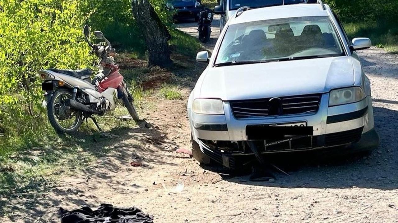 13-latek na motorowerze uderzył w samochód. Trafił do szpitala