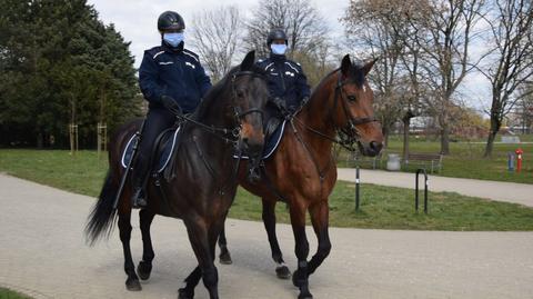Policjanci patrolują między innymi parki i tereny wypoczynkowe