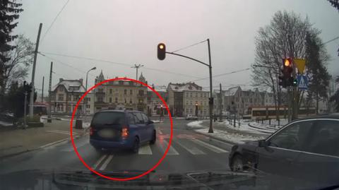 Niebezpieczna sytuacja na skrzyżowaniu w Gdańsku (Oliwa)