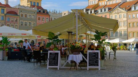 Poland's restaurants and bars can allow guests inside again