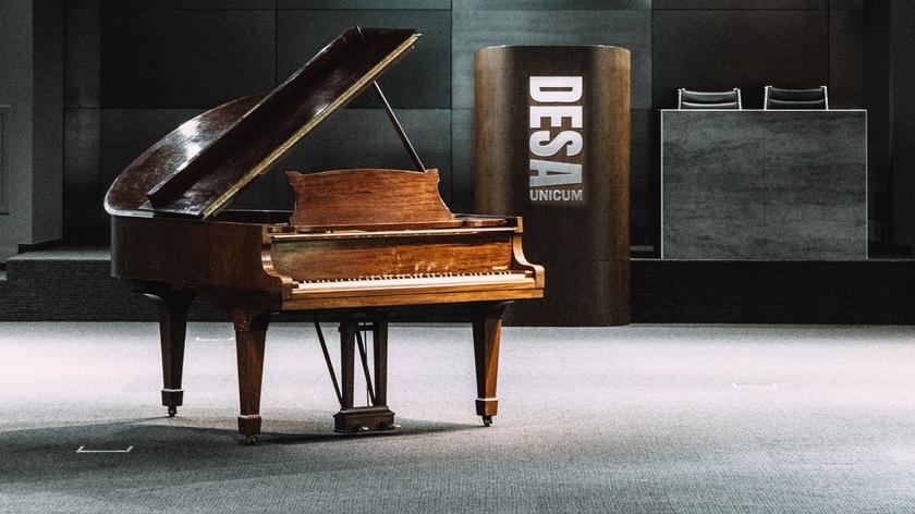 Władysław Szpilman's piano has been sold for a record price