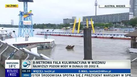Arkadiusz Wierzuk z zalanego Wiednia (TVN24)