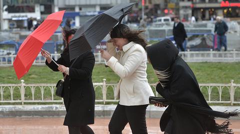 Wiatr nad Polską jest bardzo silny