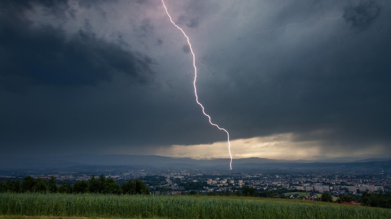 Gdzie jest burza? Grzmi od samego rana