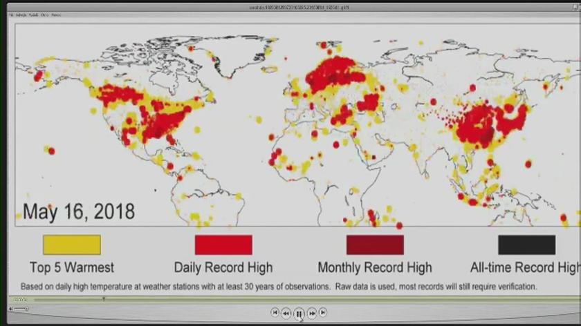 Animacja pokazująca miejsca, w których pobita została średnia temperatura dzienna (źródło: NOAA)  | wideo bez dźwięku