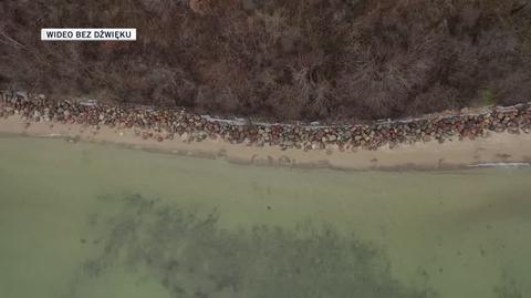 Widok z drona na plażę w Orłowie, luty 2022