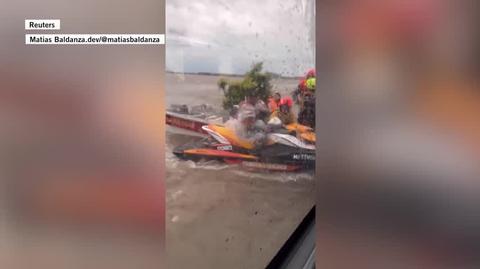 Akcja ratunkowa uwięzionych w autobusie pasażerów