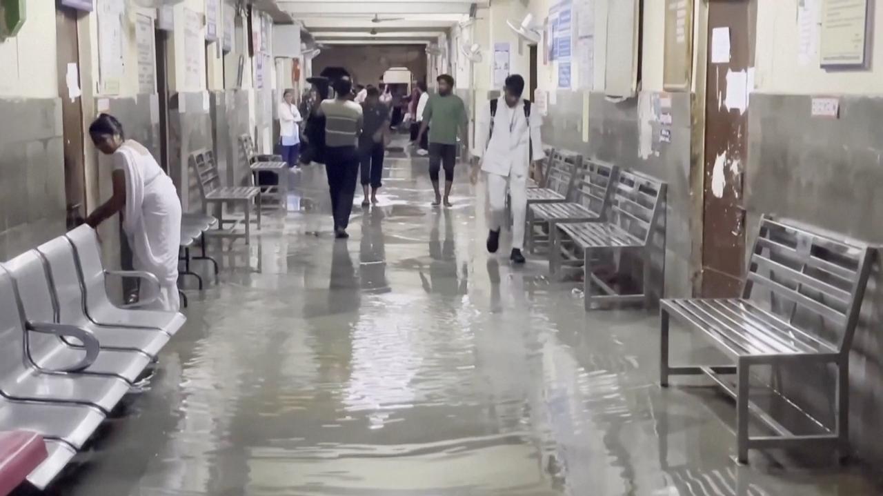 Ulewa zalała szpitale. 