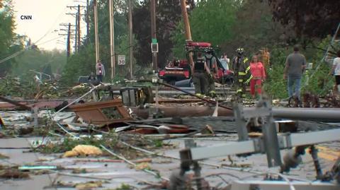 Zniszczenia po przejściu tornada w mieście Juneau w stanie Wisconsin