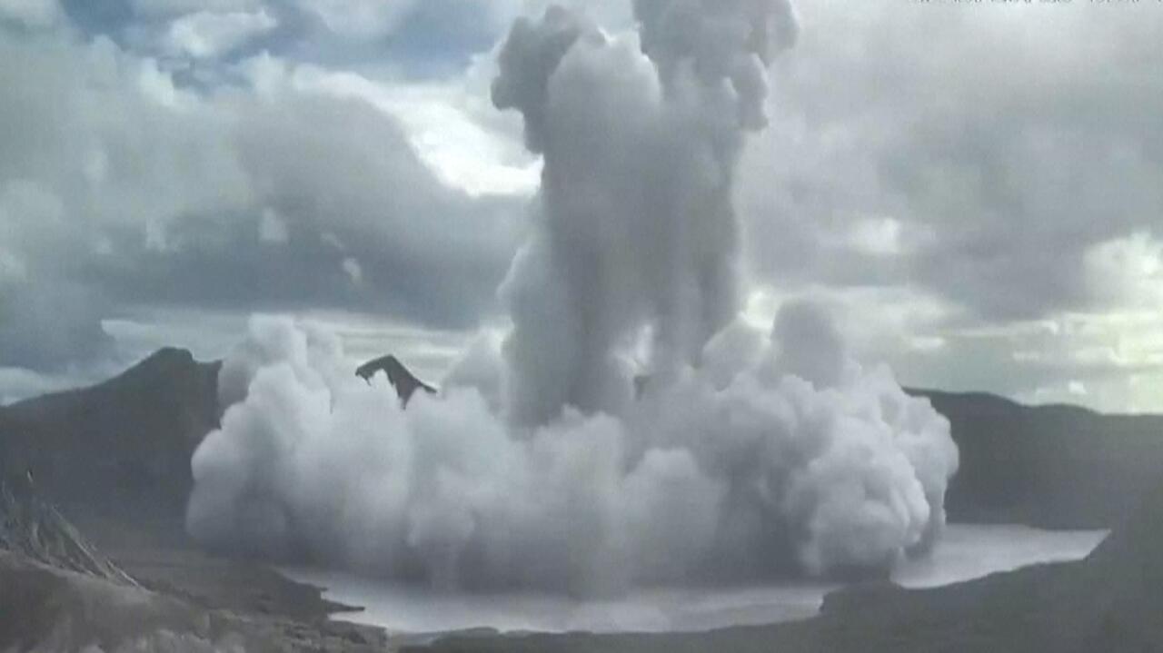 Erupcja wulkanu kilkadziesiąt kilometrów od stolicy