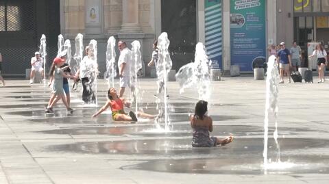 Mieszkańcy miasta Lyon zmagają się z ekstremalnie wysokimi temperaturami powietrza
