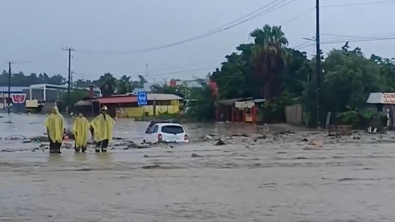 Paraliż miasta po przejściu huraganu