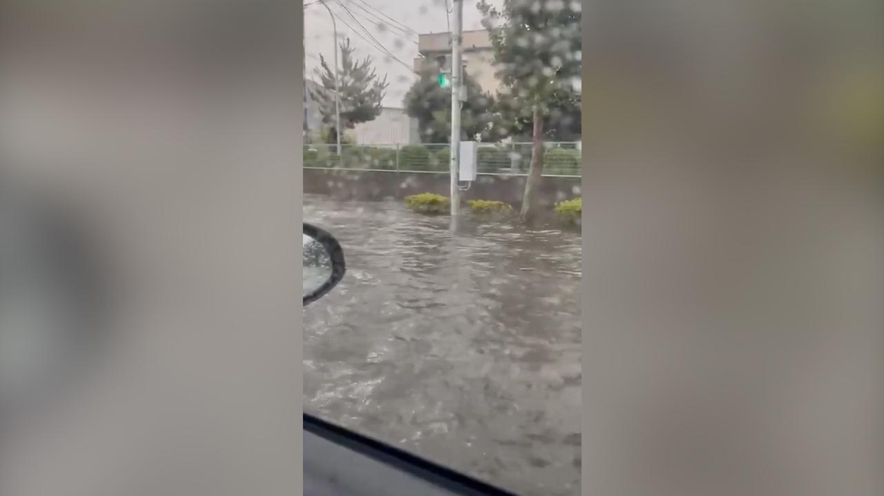 Zalane drogi, wyrwana studzienka. Chaos po ulewach