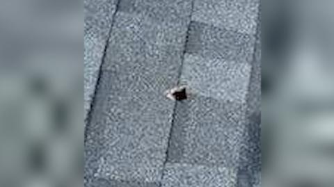 Meteoryt zrobił dziurę w dachu 