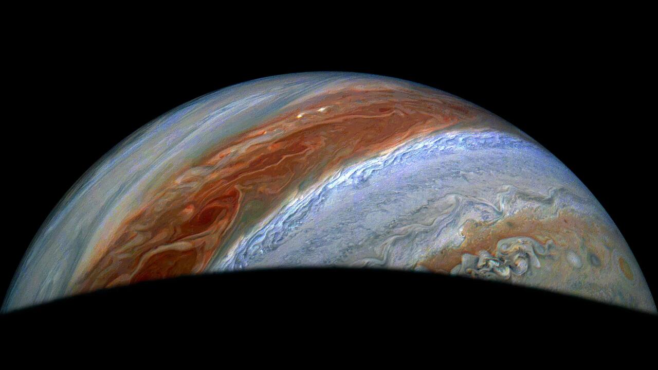 Naukowcy zaobserwowali cyklony "większe niż Australia"