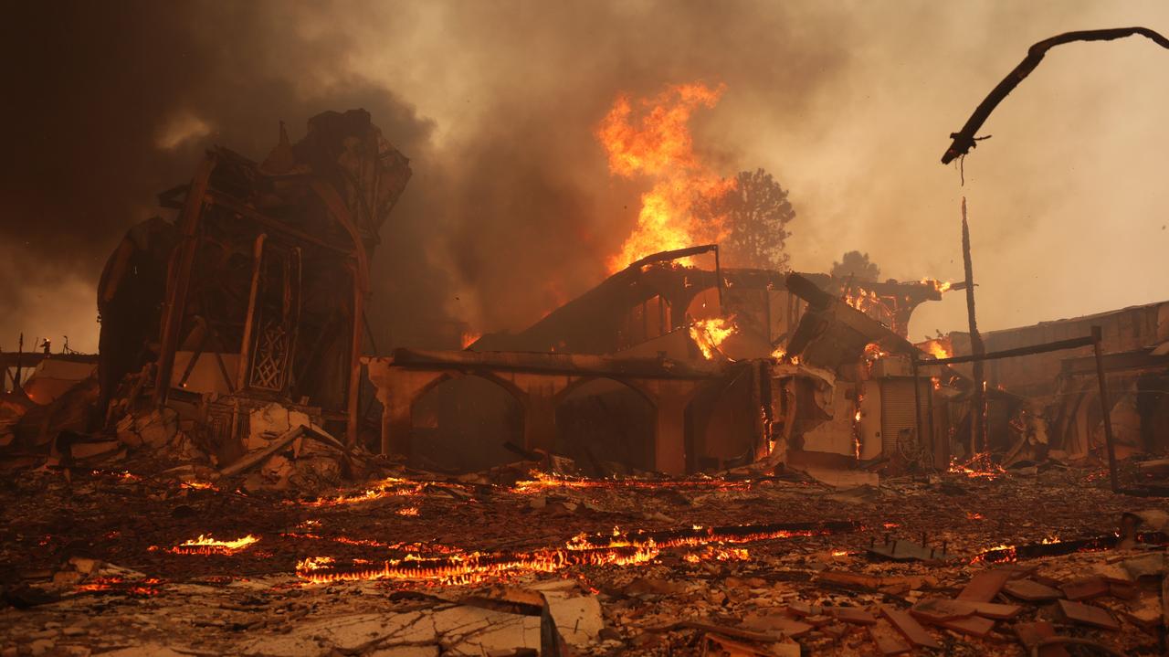 Pożary w Kalifornii: Walka z ogniem w okolicach Los Angeles