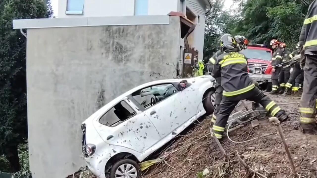 Ewakuacja kilkudziesięciu osób z kempingu, osuwisko zablokowało drogę