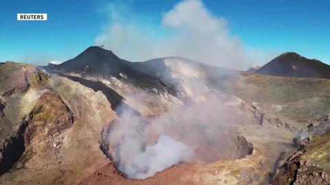 Nubes de polvo y humo sobre el Etna
