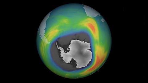 Trójwymiarowa ewolucja dziury ozonowej nad Antarktydą w 2023 roku