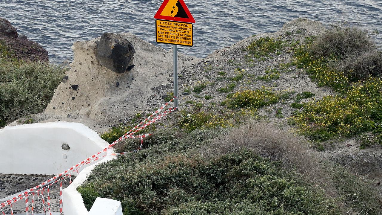 Wstrząsy na Santorini. Eksperci: końca nie widać