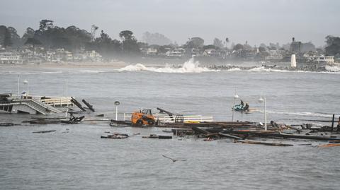 Molo w Santa Cruz zawaliło się do oceanu