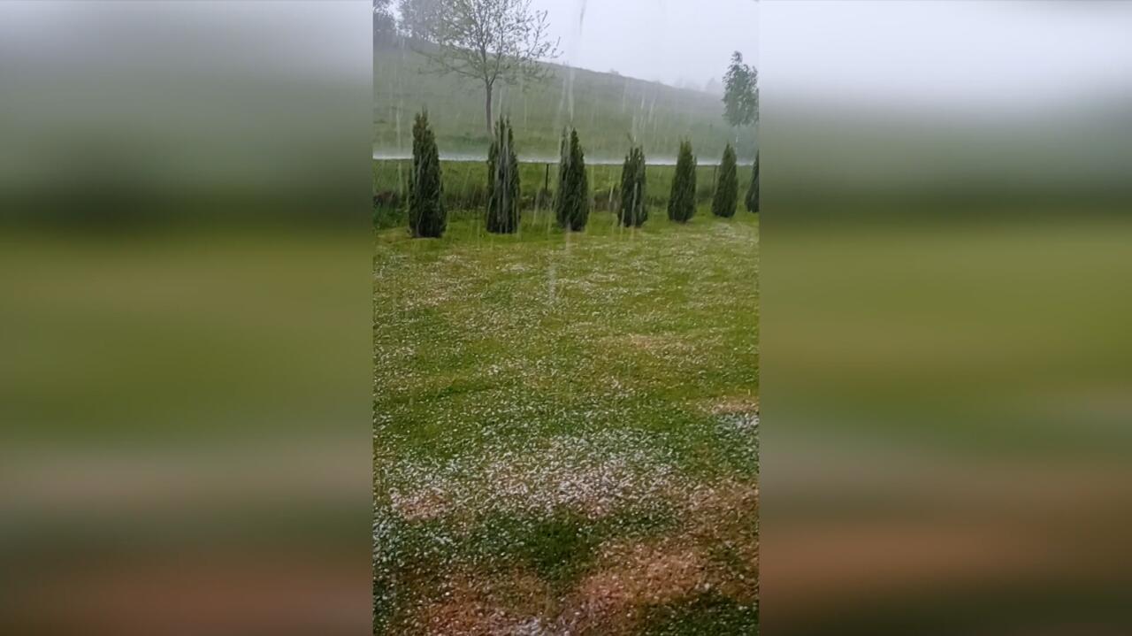 Grad, ulewy, ciemne chmury. Tak wyglądają sobotnie burze