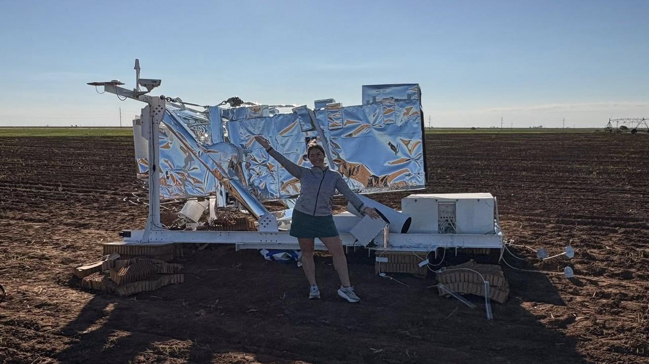 Widziała, jak z nieba spada coś dużego. Znalazła sprzęt z naklejkami NASA