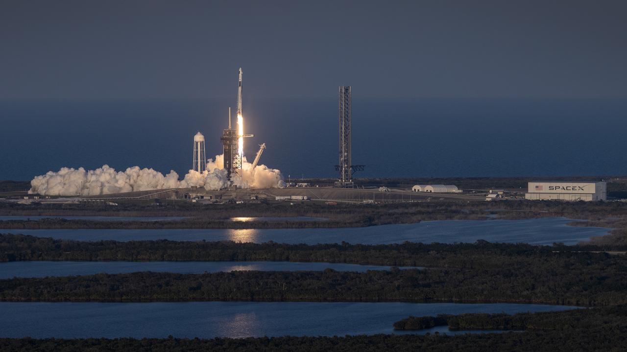 O krok bliżej domu. Ta misja sprowadzi uwięzionych astronautów na Ziemię