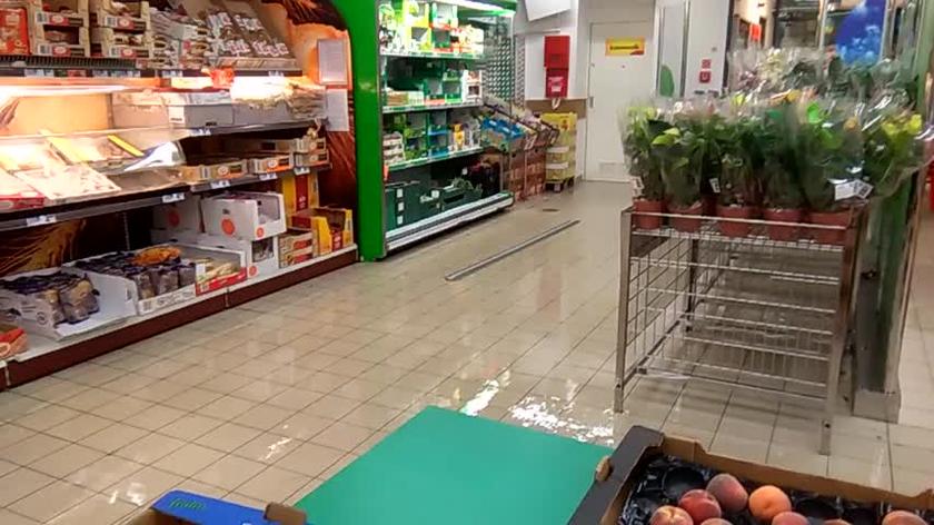 Zalany supermarket