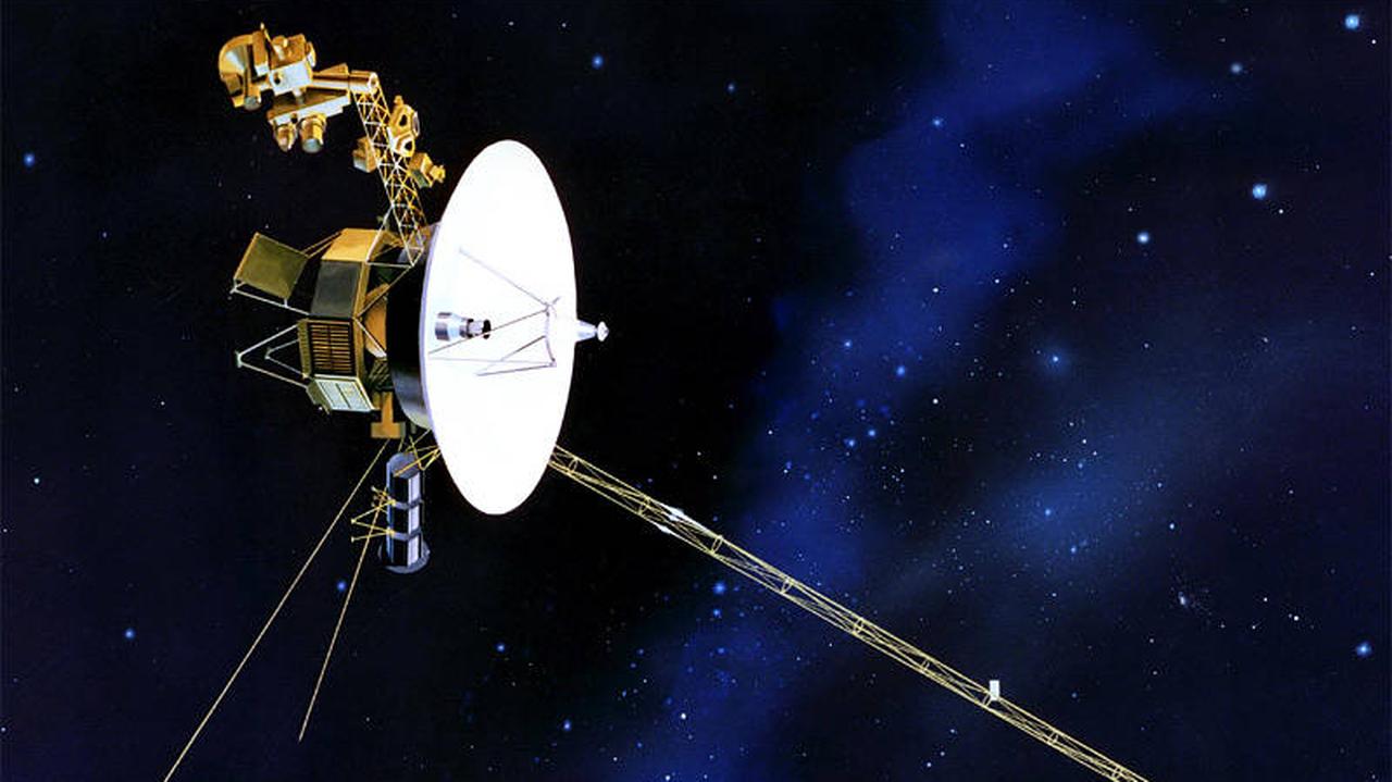 Voyager 1 envoyait des “signaux mystérieux”.  Le mystère est résolu, un autre est apparu