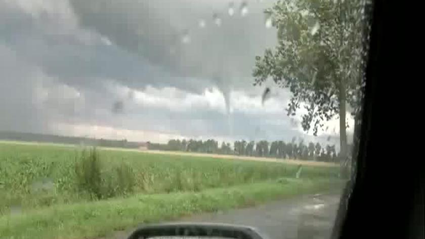 Tornado w okolicach Ryjewa