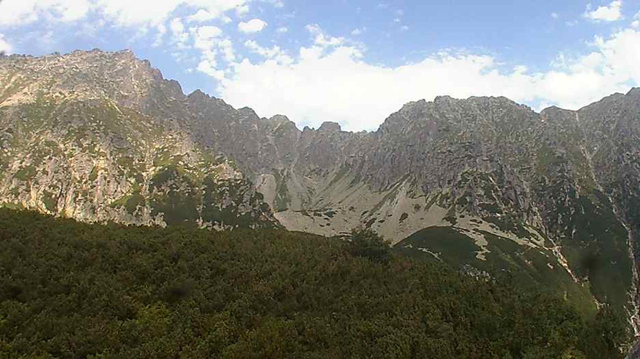 Tatra-Gebirge, Fünf-Teich-Tal. Touristen mit Vergiftungssymptomen. Sie wurden von TOPR evakuiert