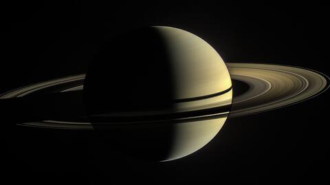 Saturn widziany teleskopem Hubble'a